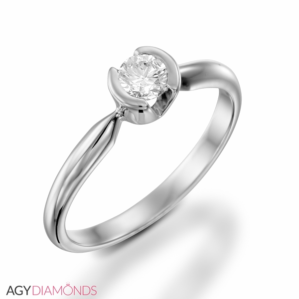 Picture of 0.30 Total Carat Solitaire Engagement Round Diamond Ring